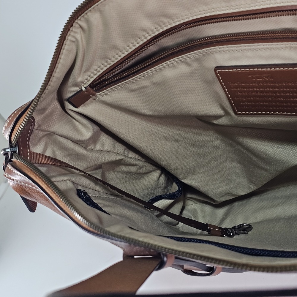 TUMI Business Bag 68917TN MISSION HARRISON Tan Leather Laptop Case Career Brown - Picture 16 of 16